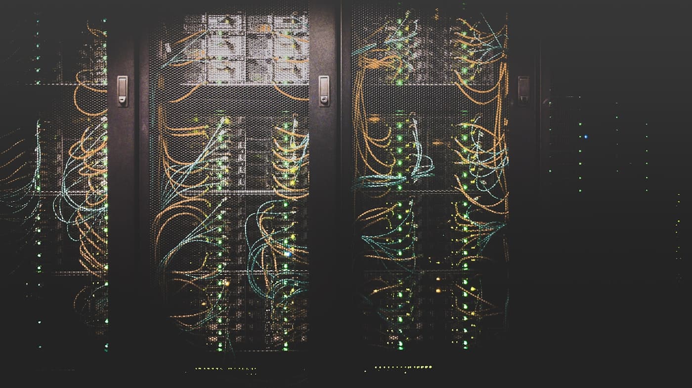 Server racks with network cabling in a data centre